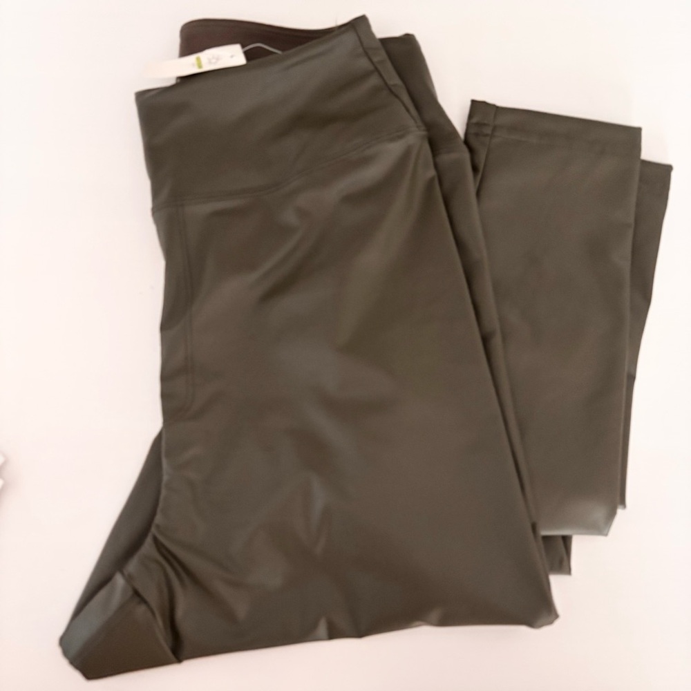AERIE OFFLINE High Rise Faux Leather Leggings Sz M NWT